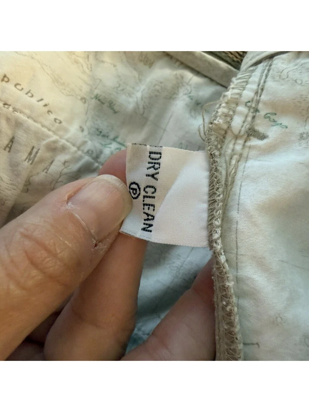 Tommy Bahama 100% Silk Shorts Men’s Size 36 Beige Khaki Luxury